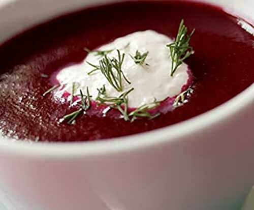 Gaspacho de chou rouge / pommes et crème fouettée