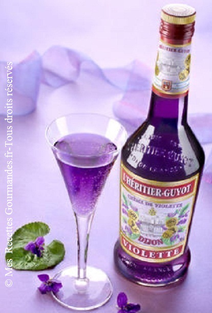 Kir au Champagne et violette