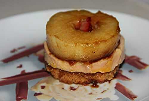 Millefeuille de pain epice, foie gras et pommes