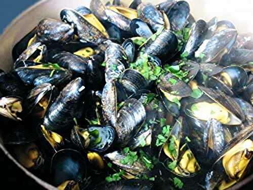 Moules marinière à la crème et au curry