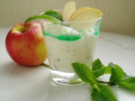 Mousse aux pommes et menthe fraîche