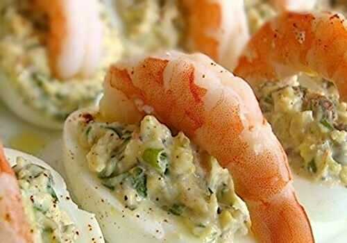 Oeuf mimosa crevettes,avocat