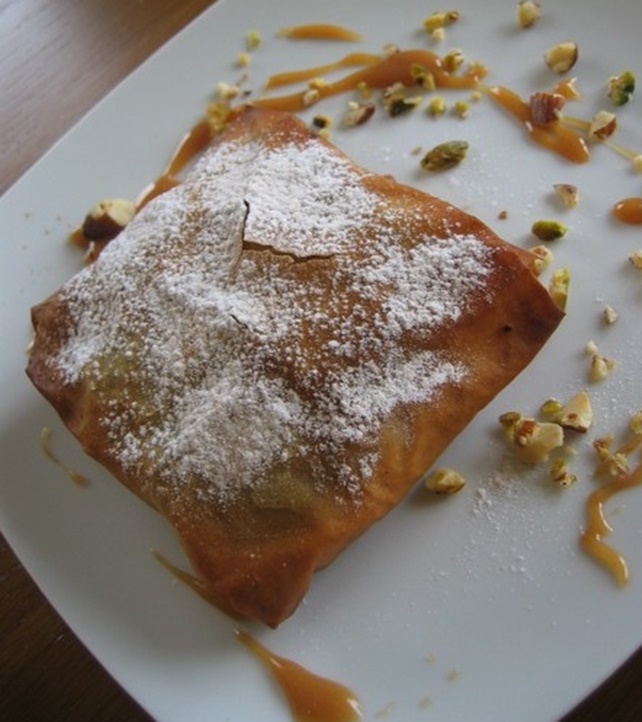 Pastilla au chocolat et fruits secs