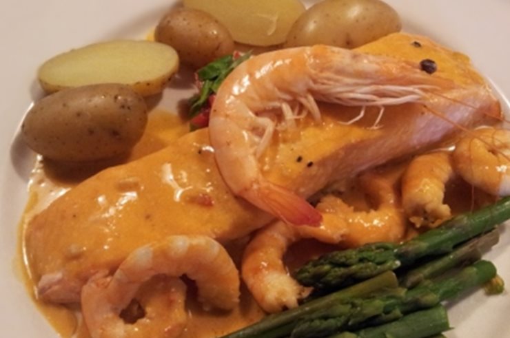 Pavé de saumon et gambas sauce au limoncello