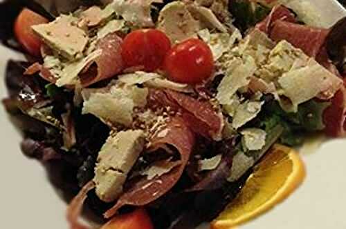 Salade de magret de canard  et foie gras