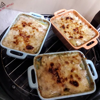 Soufflé au poulet,  béchamel