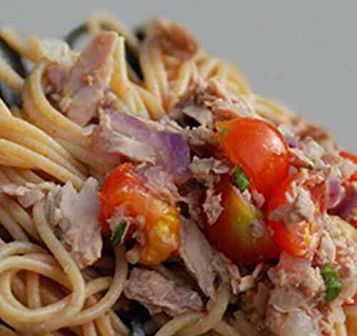 Spaghetti au thon et tomates cerises