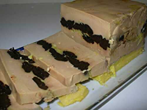 Terrine de foie gras aux baies de goji et au pruneaux