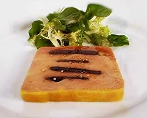 Terrine de foie gras mi-cuit aux pruneaux
