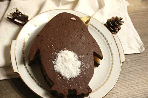 Layer cake de Noël végétalien chocolat et coco