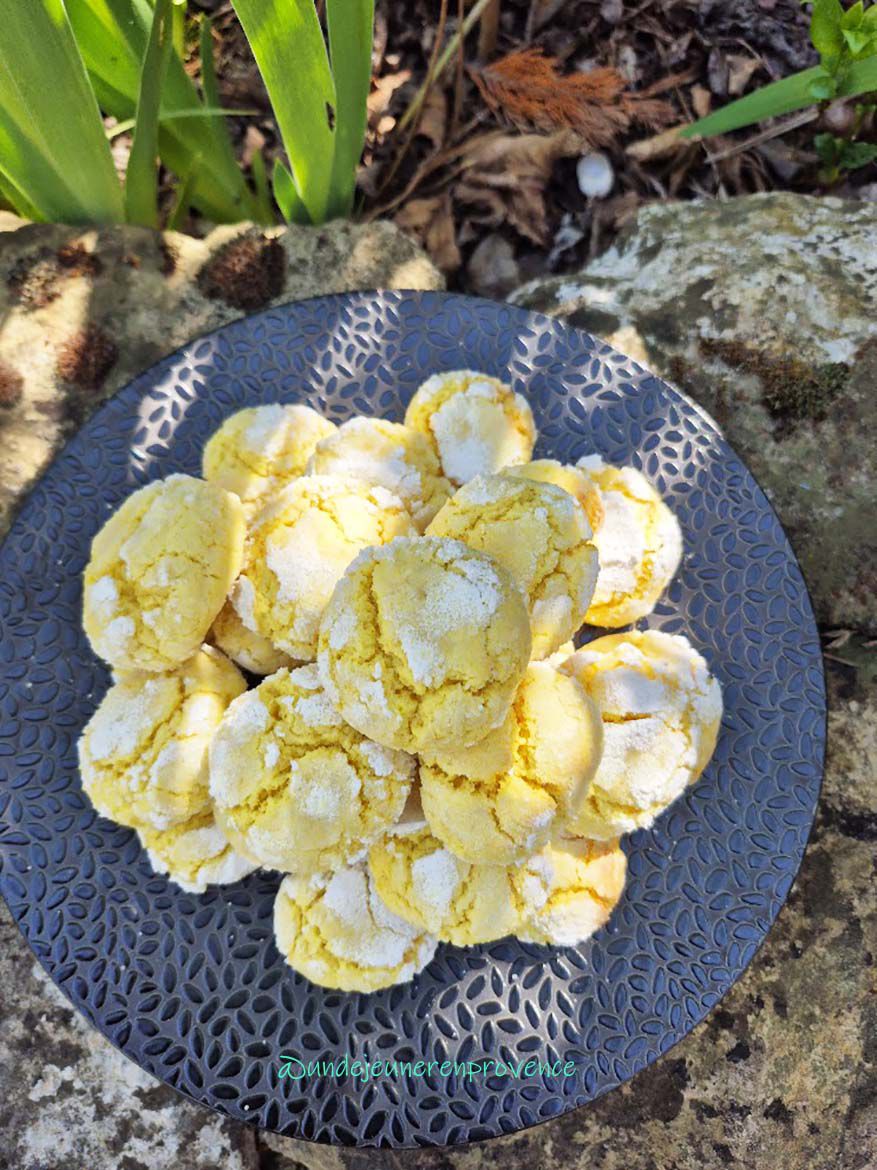 Biscuits craquelés au citron et huile d'olive 