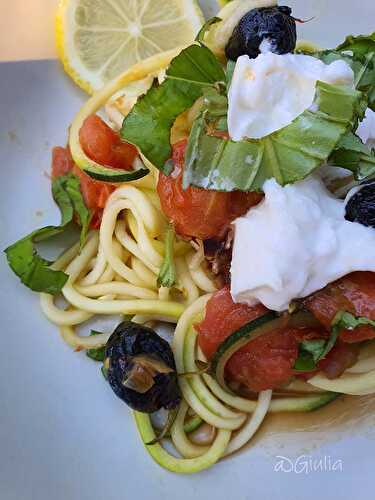 Spaghettis de courgettes aux tomates cerises et Burrata