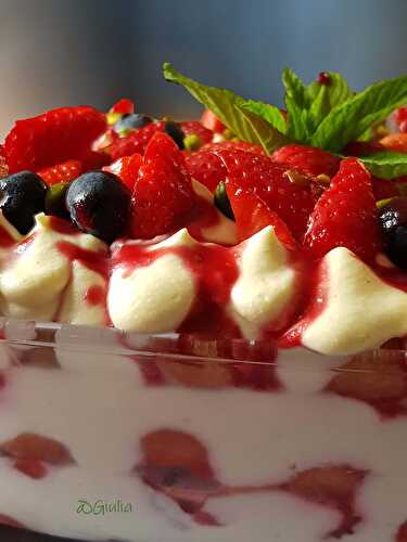 Tiramisu fraises et  pistaches