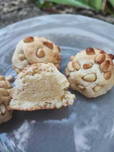 Biscuits aux amandes et pignons