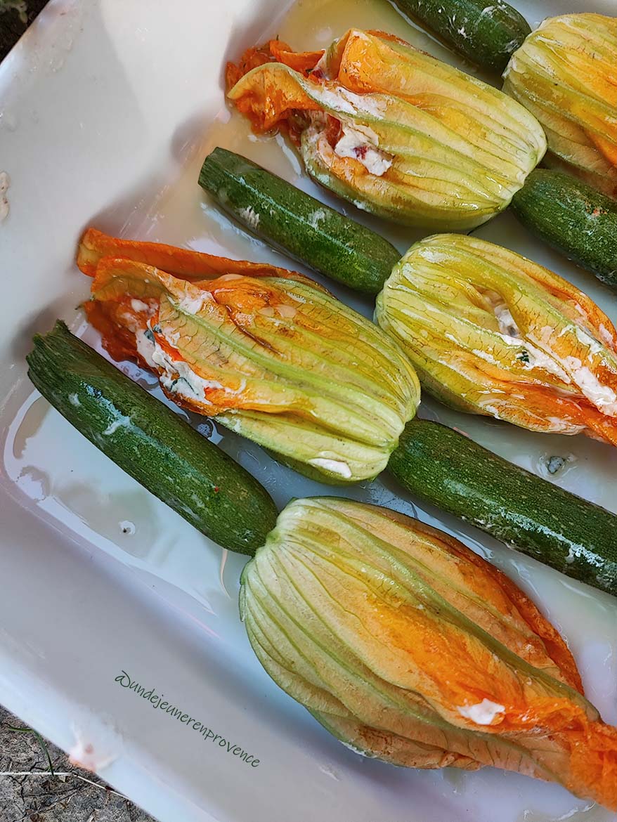 Fleurs de courgettes farcies