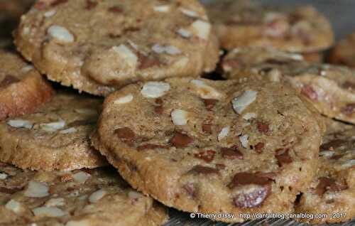 Cookies aux noisettes et pépites de chocolat