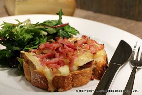 Croûte gratinée au Saint-Nectaire