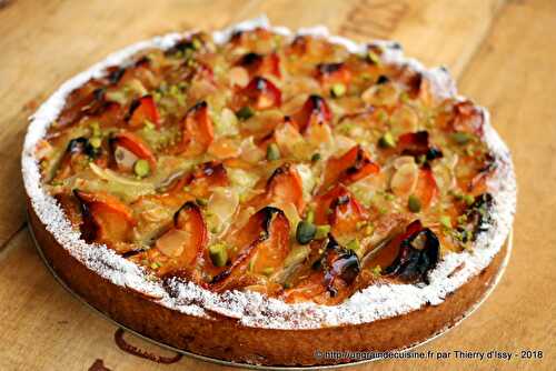 Tarte aux abricots et crème amandine-pistache.