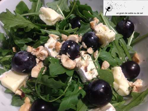 Mesclun au brie & raisins