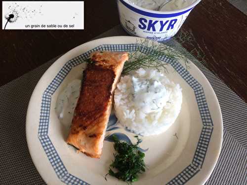 SAUMON SAUCE SKYR & HERBES