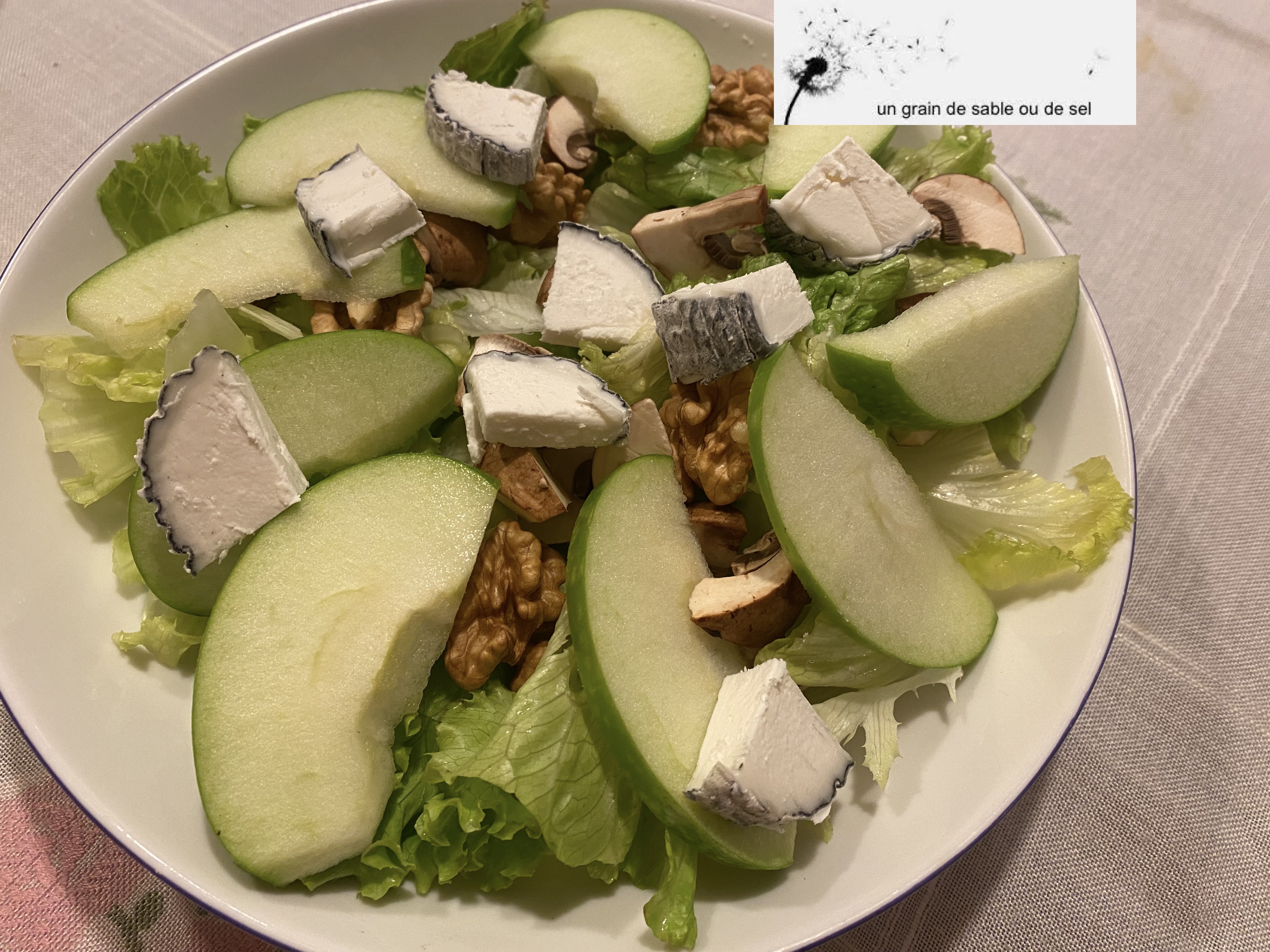 Salade pommes-chèvre-champignons