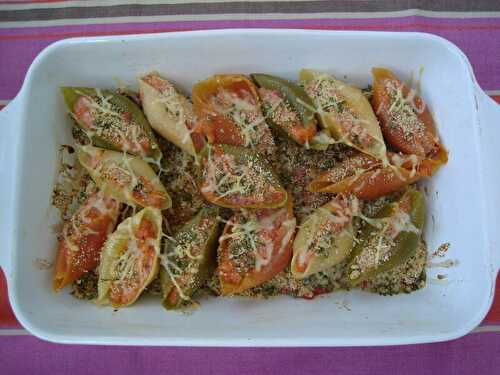 Conchiglioni farcies sur lit de tomates persillées