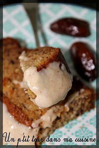 P'tit gâteau banane et cannelle, sauce caramel de dattes à l'érable