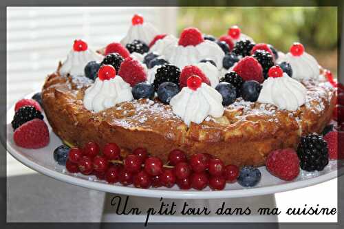 P'tit gâteau couronne pomme d'or au coeur chantilly et fruits rouges