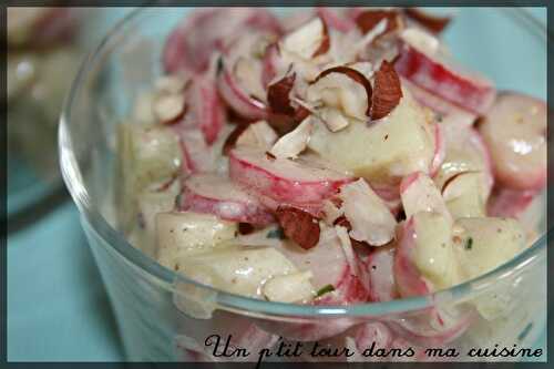 P'tite salade terriblement croquante: radis, concombre et éclats de noisettes