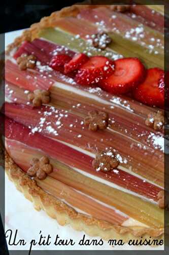 P'tite tarte rhubarbe et crème pâtissière à la fraise