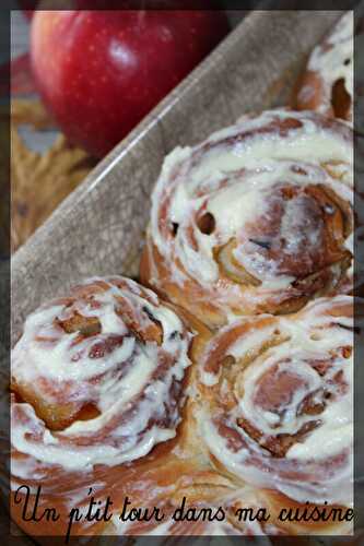 P'tites brioches roulées pommes et cannelle (Cinnamon roll)