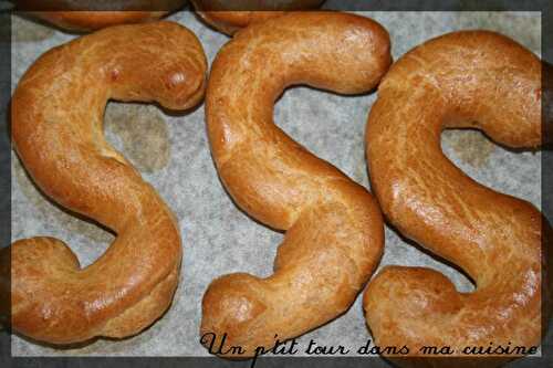 P'tits cygnes en pâte à choux, crème pâtissière et myrtilles