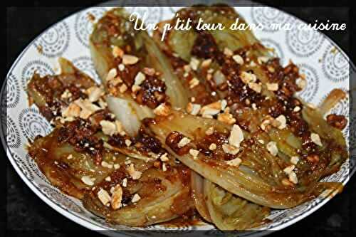 P'tites endives braisées, sauce soja, miel, piment et cacahuètes