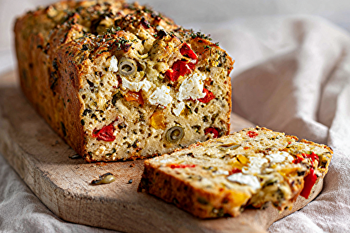 Cake moelleux poivron feta et olives