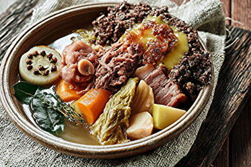Kig ha farz (pot-au-feu breton) traditionnel en cocotte