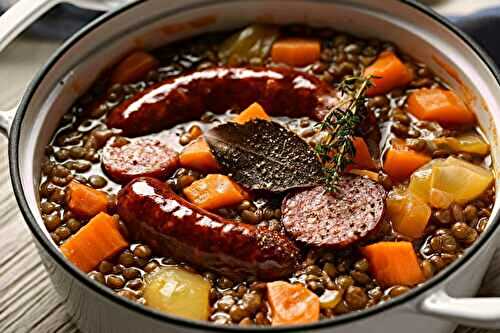 Lentilles aux saucisses fumées en cocotte