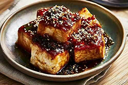 Tofu soyeux (sauce laquée) doré à la poêle