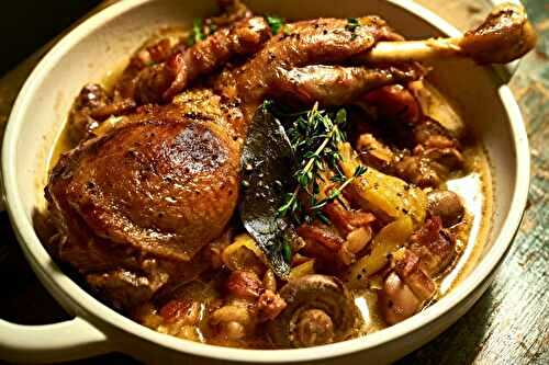 Cuisse de canard aux lardons mijotée en cocotte