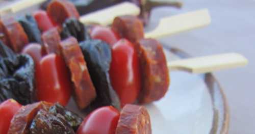 Brochettes chorizo, tomates et pruneaux