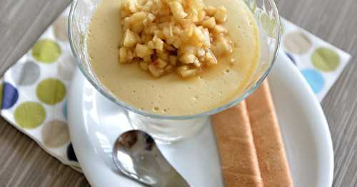 Crème au jus de pommes et sa brunoise de granny Smith de une aiguille dans l potage et ses