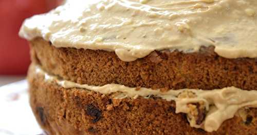 Gâteau aux pommes et à l'huile d'olive, glaçage au sirop d'érable (Yotam Ottolenghi )