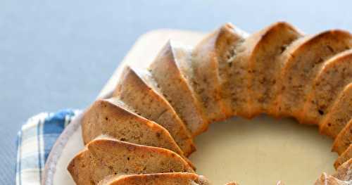 Gâteau moelleux noisettes, pralinoise et pommes 