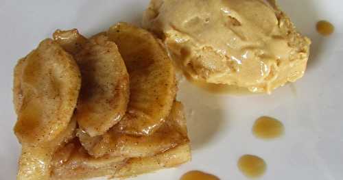 Pommes poêlées, glace au pain d'épices 