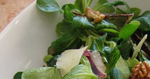 Salade de mâche aux magrets de canard séché