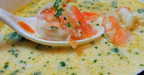 Soupe thaï aux crevettes et lait de coco