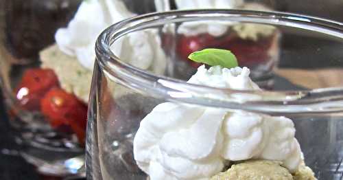 Verrines de tomates confites à la tapenade et au chèvre frais