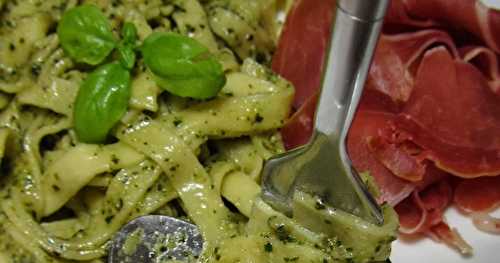 Tagliatelles al pesto