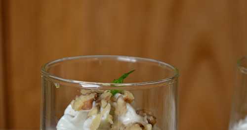 Verrine de concombre à la crème de chèvre aux noix