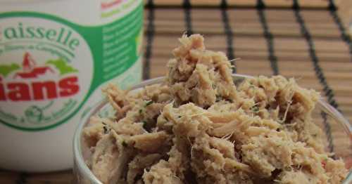 Verrine de thon sur fromage aux herbes