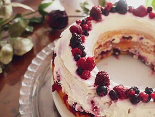 Layer cake aux fruits rouges (facile)